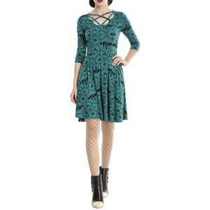Hot Topic Fantastic Beasts Strappy Icons Dress green emo Size Med